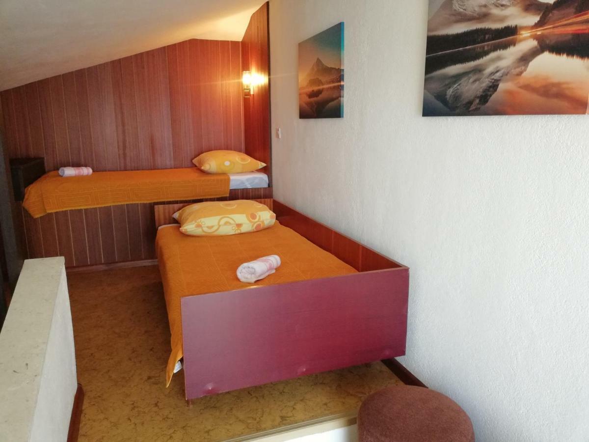 Vacation Home Mirjana เซเกต วรันยีชา ภายนอก รูปภาพ