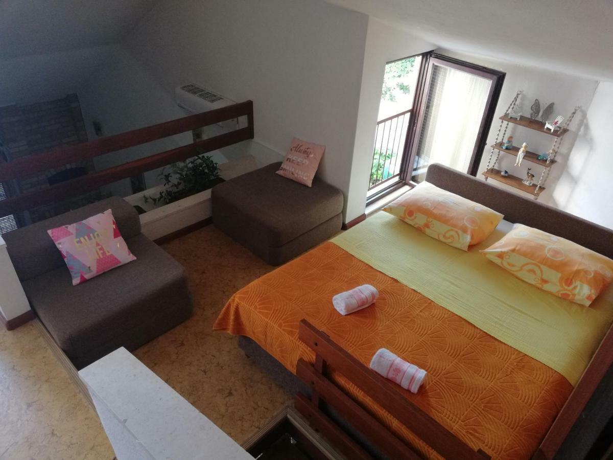 Vacation Home Mirjana เซเกต วรันยีชา ภายนอก รูปภาพ